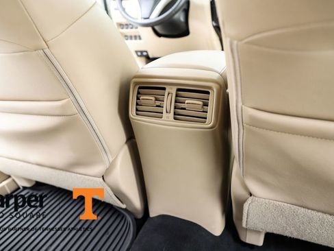 Used 2016 Nissan Rogue SL image 39