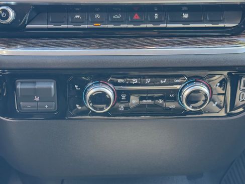 Used 2026 GMC Sierra 1500 Elevation image 12