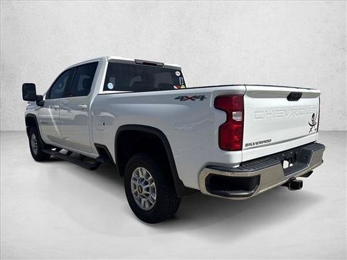 Used 2021 Chevrolet Silverado 2500 LT AWD/4WD image 8