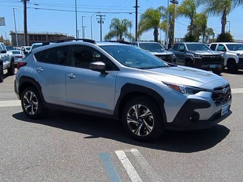 Used 2025 Subaru Crosstrek 2.5i Premium AWD/4WD image 2