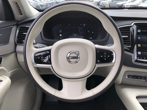 New 2025 Volvo XC90 B6 Plus w/ Protection Package Premier image 18