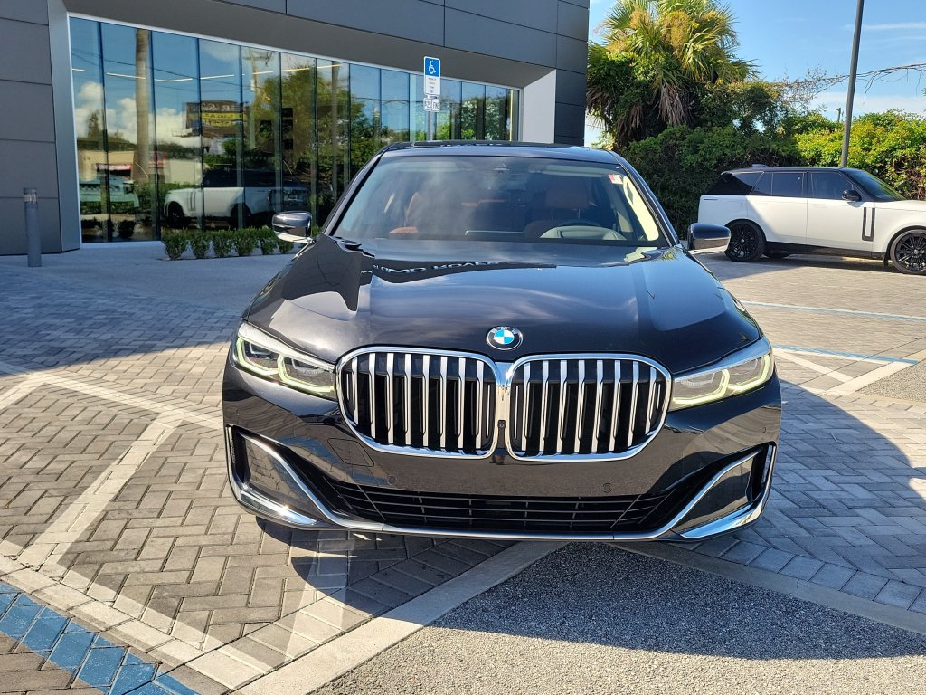 Used 2022 BMW 740i w/ Premium Package RWD image 8