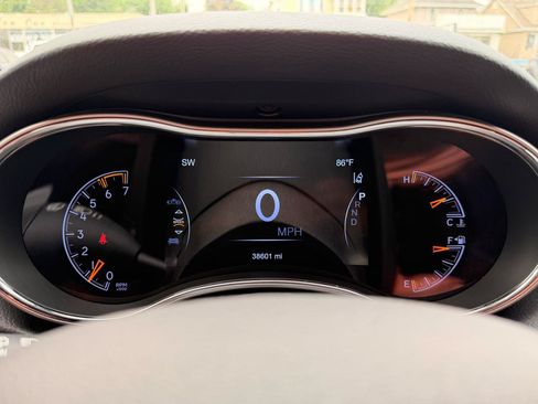 Used 2019 Jeep Grand Cherokee Trailhawk w/ Trailhawk Luxury Group AWD/4WD image 45