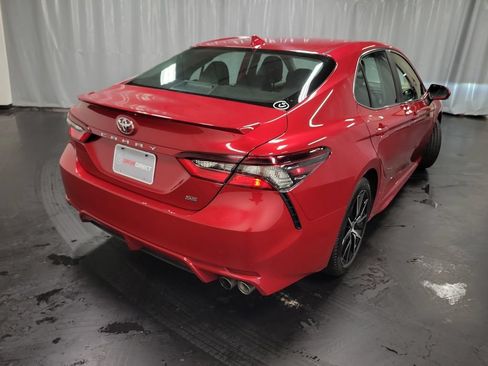 Used 2023 Toyota Camry SE FWD image 8