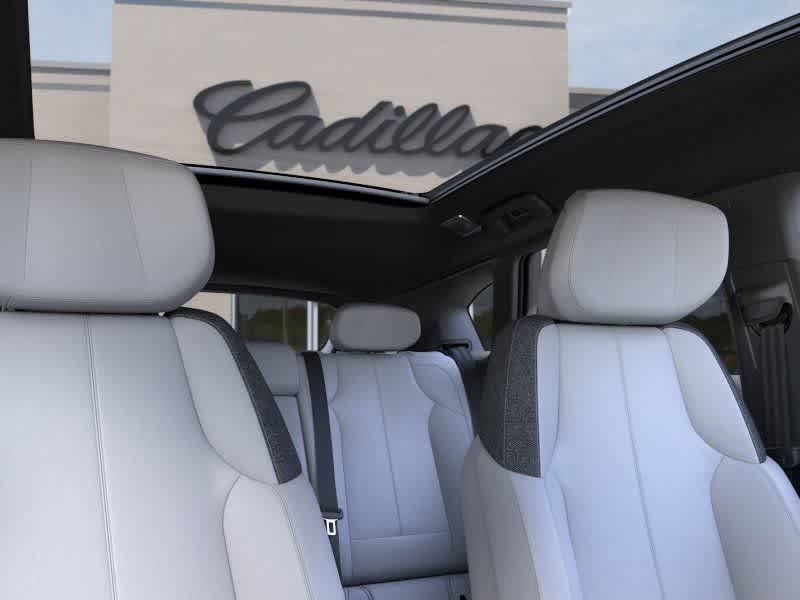 Used 2027 Cadillac Optiq Luxury w/ LPO, Floor Liner Package AWD/4WD image 24