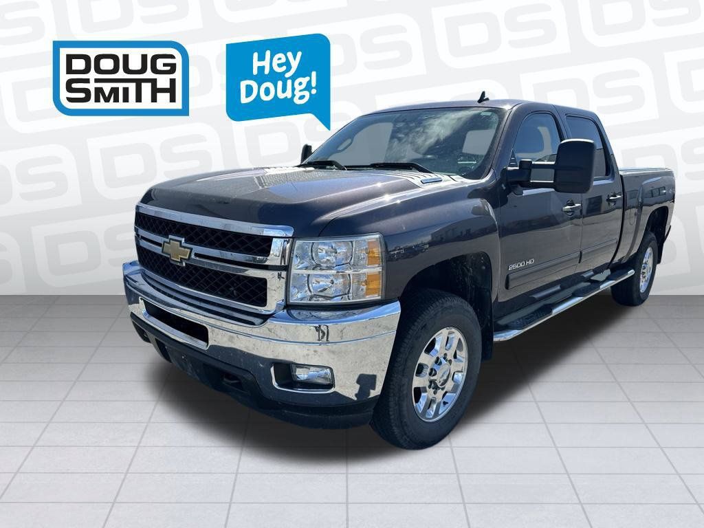 Used 2011 Chevrolet Silverado 2500 LT w/ Interior Plus Package AWD/4WD image 3