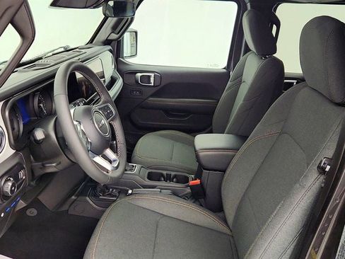 Used 2025 Jeep Wrangler Sahara w/ Safety Group image 18