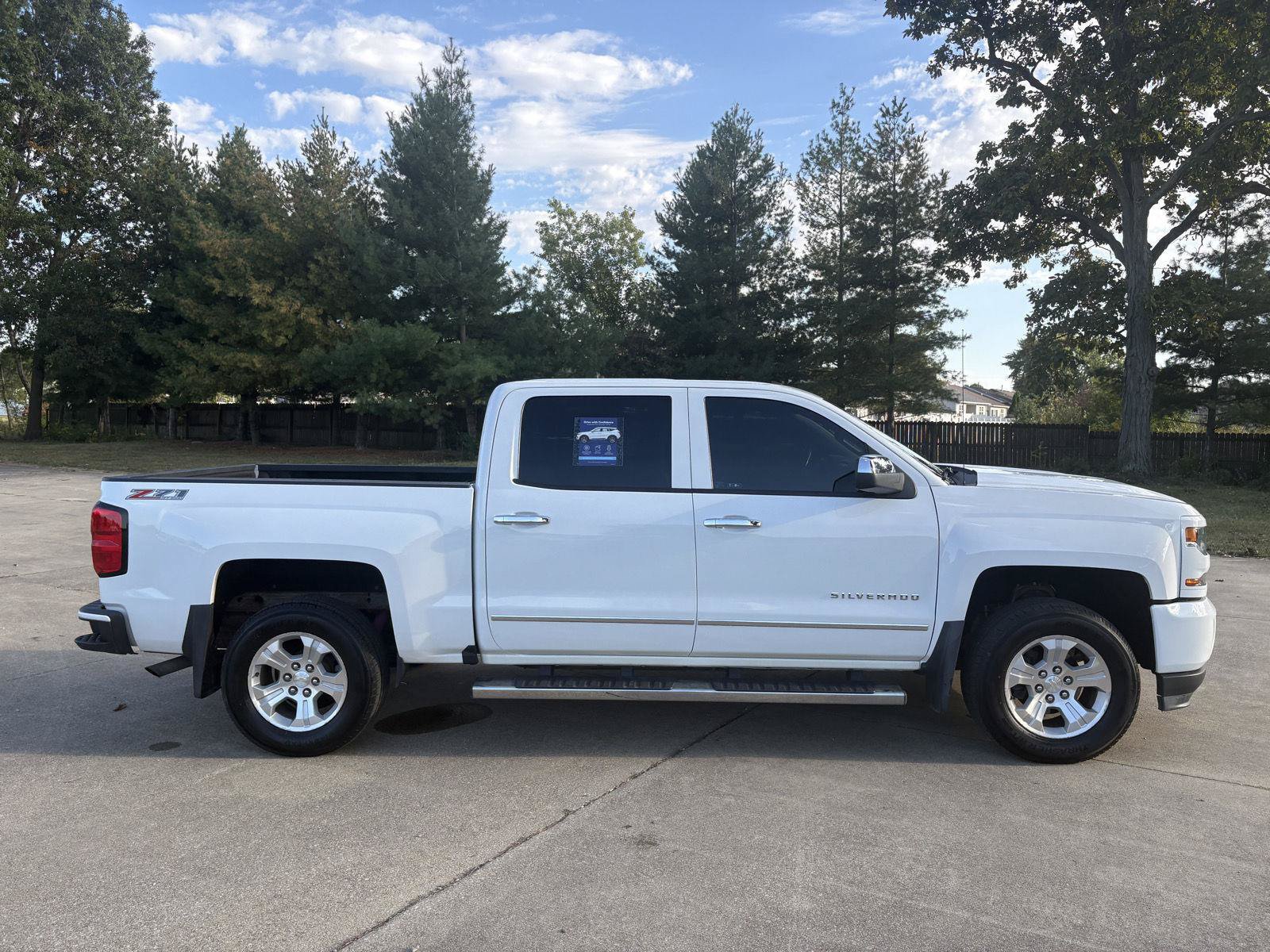 Used 2017 Chevrolet Silverado 1500 LT w/ LT Convenience Package AWD/4WD image 25