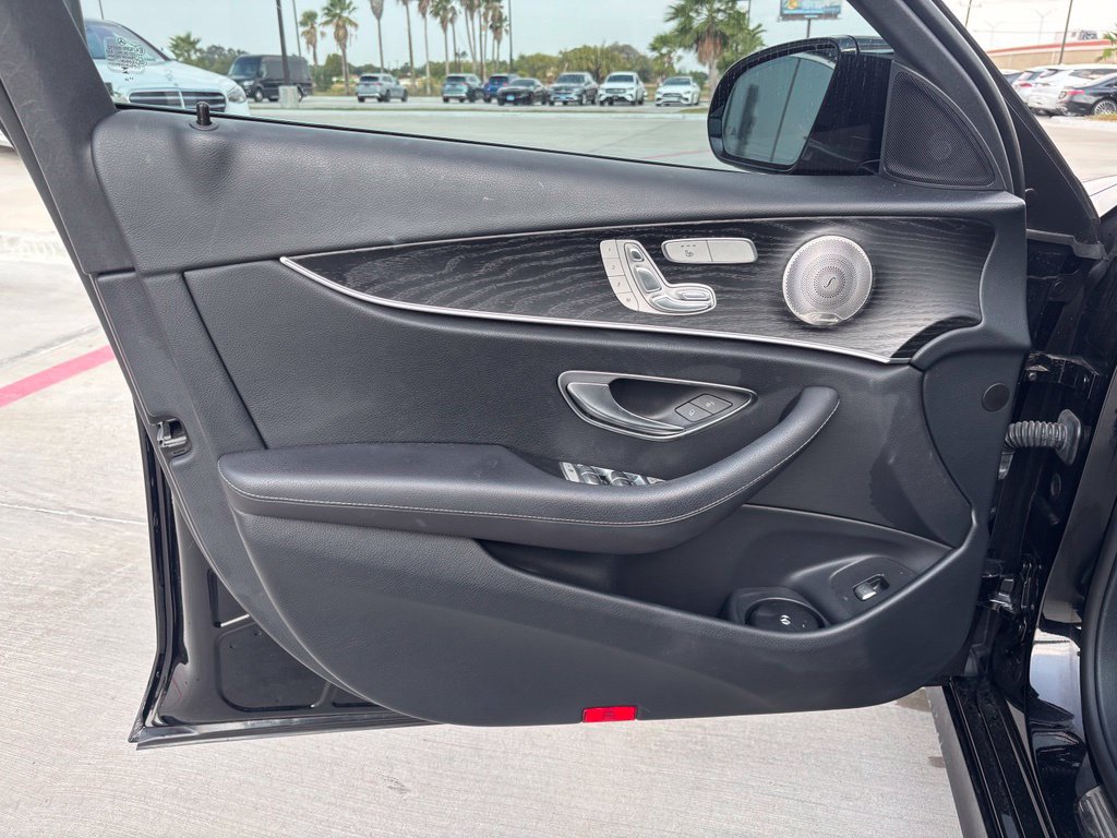 Used 2023 Mercedes-Benz E 350 4MATIC Sedan image 9