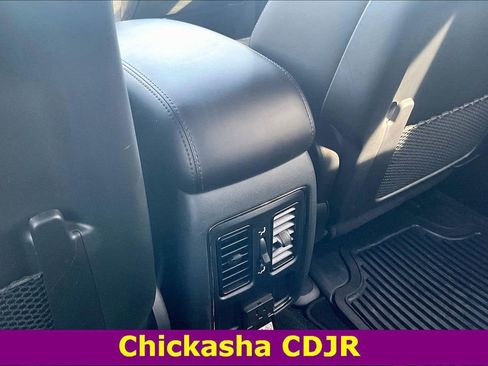 Used 2019 Jeep Grand Cherokee Altitude image 10