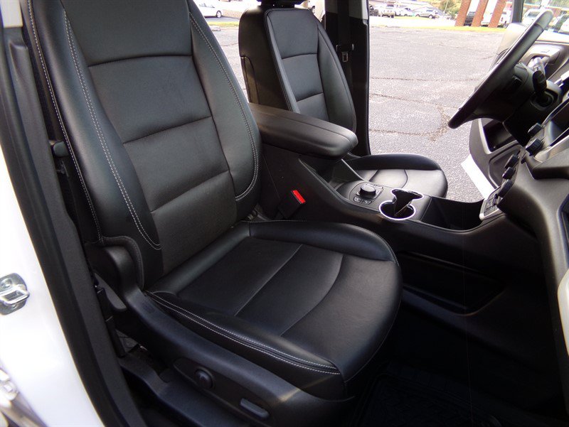 Used 2024 GMC Terrain SLT AWD/4WD image 22