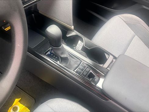 Used 2025 Toyota Camry LE w/ Convenience Package FWD image 16