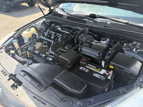 Used 2016 Kia Cadenza Premium FWD image 9