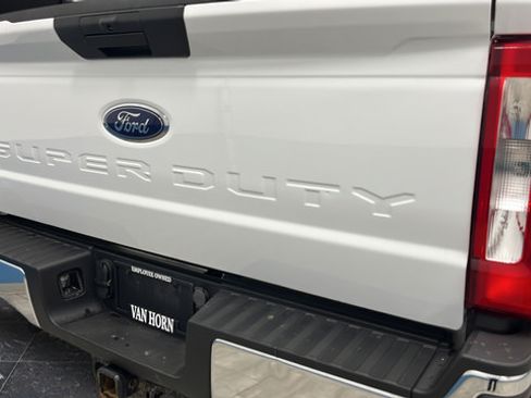 Used 2023 Ford F350 XLT AWD/4WD image 33