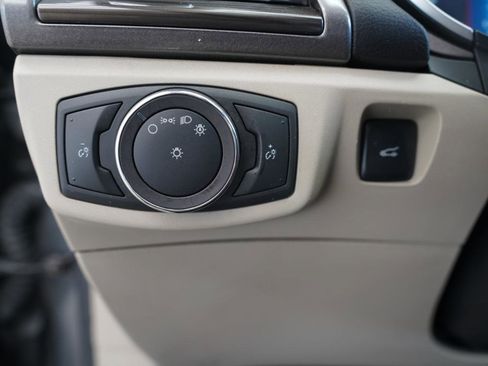Used 2019 Ford Fusion SEL FWD image 24