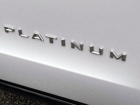 Used 2025 Ford Expedition Platinum AWD/4WD image 8