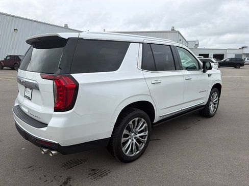 Used 2021 GMC Yukon Denali w/ Denali Premium Package AWD/4WD image 12