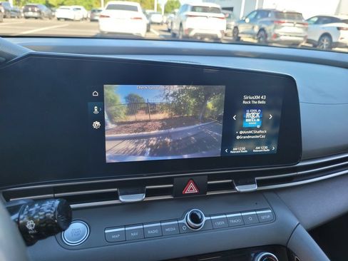 Used 2023 Hyundai Elantra SEL w/ Convenience Package FWD image 18