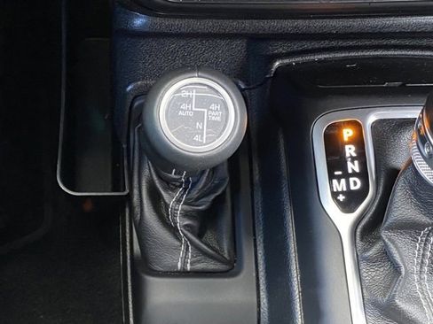 Used 2018 Jeep Wrangler Unlimited Sahara w/ Quick Order Package 24M Moab image 20