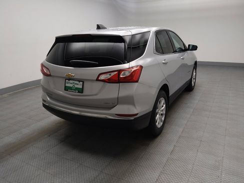 Used 2020 Chevrolet Equinox LT w/ Driver Convenience Package image 9