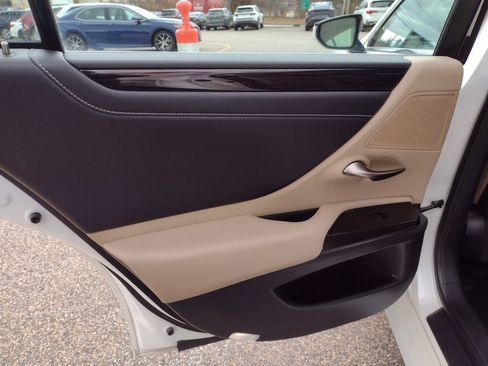 Used 2019 Lexus ES 350 image 12