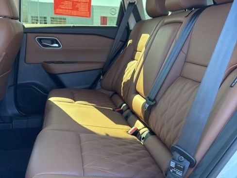 Certified 2026 Nissan Rogue Platinum w/ Tech Package image 11