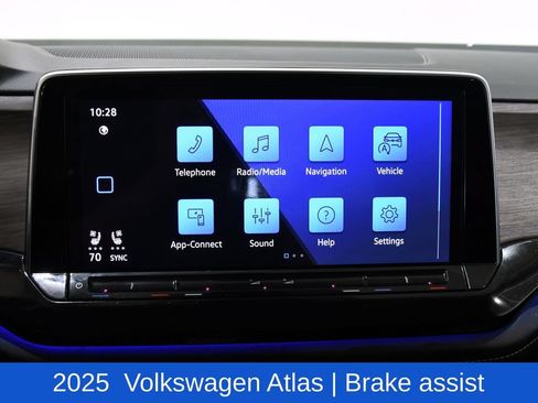 Used 2025 Volkswagen Atlas SEL AWD/4WD image 17
