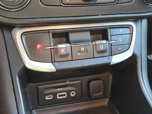 Used 2022 GMC Terrain SLT image 30