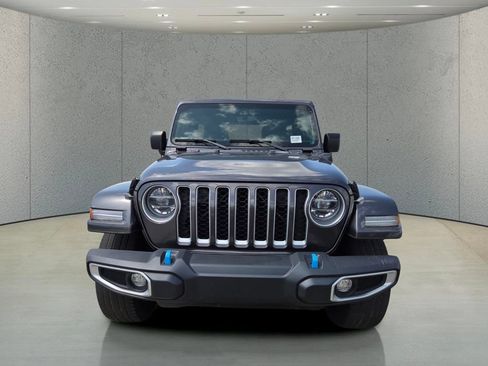 Used 2022 Jeep Wrangler Unlimited Sahara w/ Cold Weather Group AWD/4WD image 8