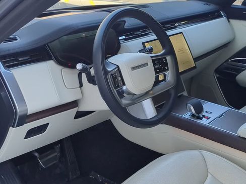 Used 2024 Land Rover Range Rover SE image 10