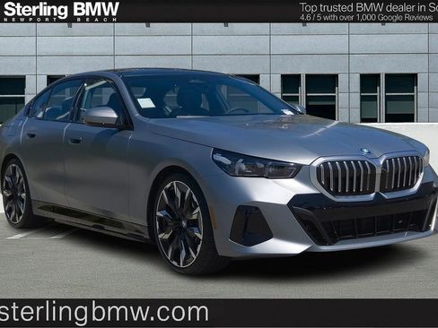 New 2026 BMW 550e xDrive 550e xDrive w/ Premium Package image 1