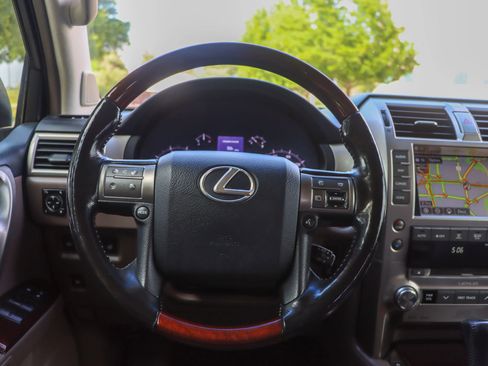 Used 2015 Lexus GX 460 Luxury AWD/4WD image 31