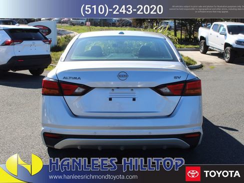 Used 2024 Nissan Altima 2.5 SV image 8