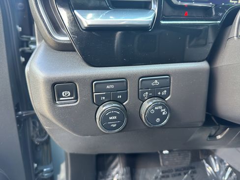 Used 2025 Chevrolet Silverado 1500 LT AWD/4WD image 22