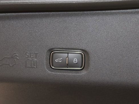 New 2026 Lincoln Navigator Reserve AWD/4WD image 16