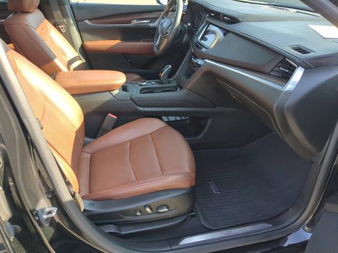 Certified 2023 Cadillac XT5 Premium Luxury w/ LPO, Floor Liner Package AWD/4WD image 36