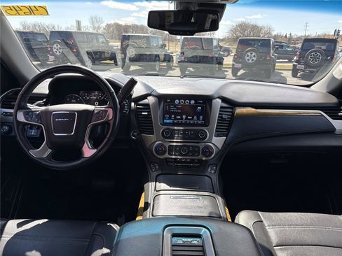 Used 2017 GMC Yukon Denali AWD/4WD image 30