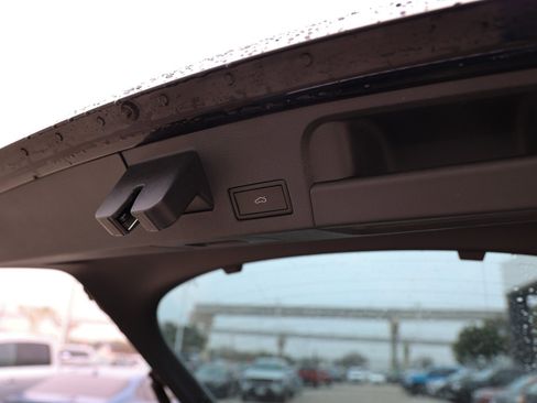 Used 2023 Volkswagen Arteon SEL w/ Arteon MDO Package image 28