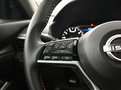 Used 2025 Nissan Altima 2.5 SR image 14