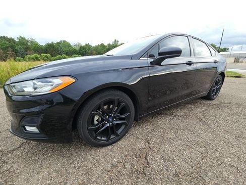 Used 2020 Ford Fusion SE w/ Equipment Group 151A FWD image 8