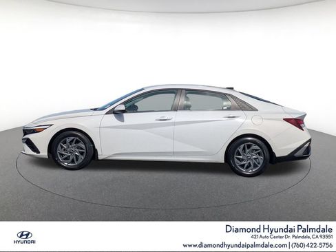 Used 2024 Hyundai Elantra SEL FWD image 20