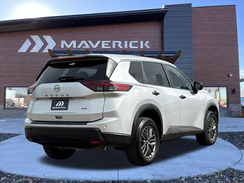 Used 2024 Nissan Rogue S AWD/4WD image 13