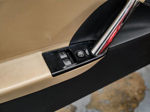 Used 2009 Saturn Sky Red Line RWD image 36