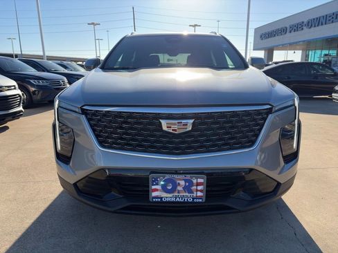 Used 2024 Cadillac XT4 Premium Luxury image 2