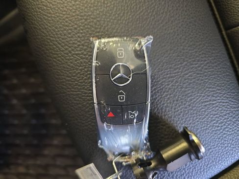 Certified 2026 Mercedes-Benz GLB 250 image 39