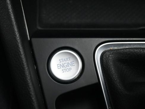 Used 2024 Volkswagen Jetta SE image 31