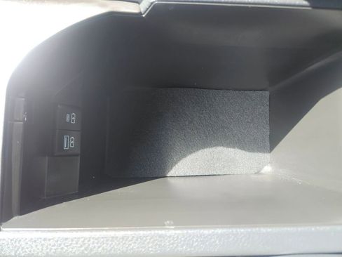 Used 2024 Toyota Camry SE image 29