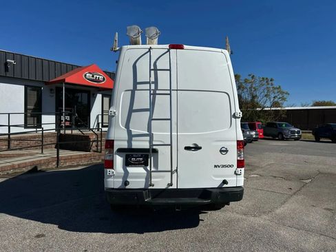 Used 2018 Nissan NV 3500 SV w/ Navigation Package image 8