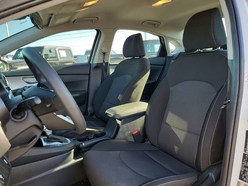 Used 2024 Kia Forte LXS image 11