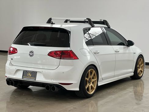 Used 2017 Volkswagen Golf R 4-Door image 7